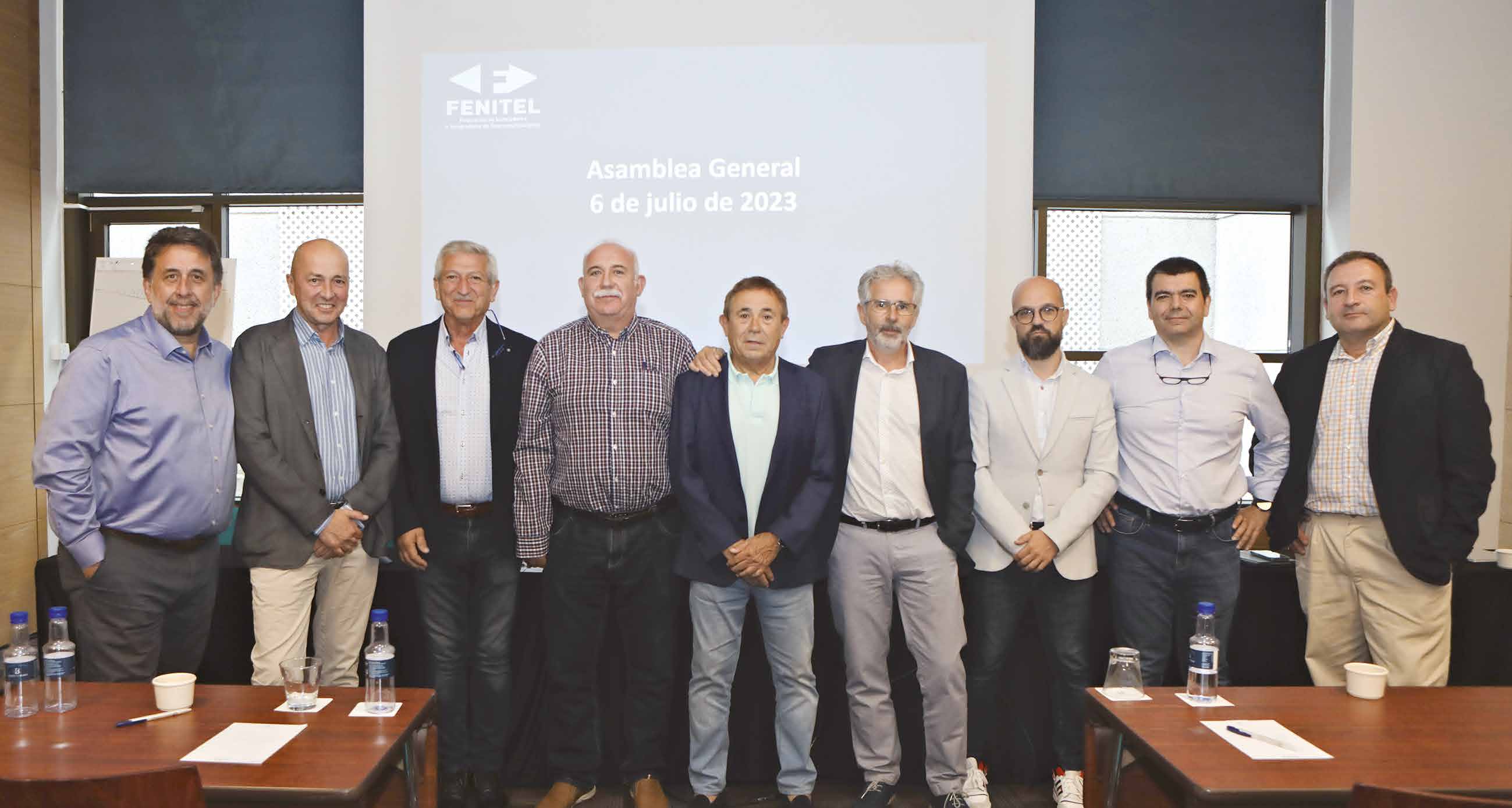 45ª Asamblea General de FENITEL — foto de grupo de asociados y dirección