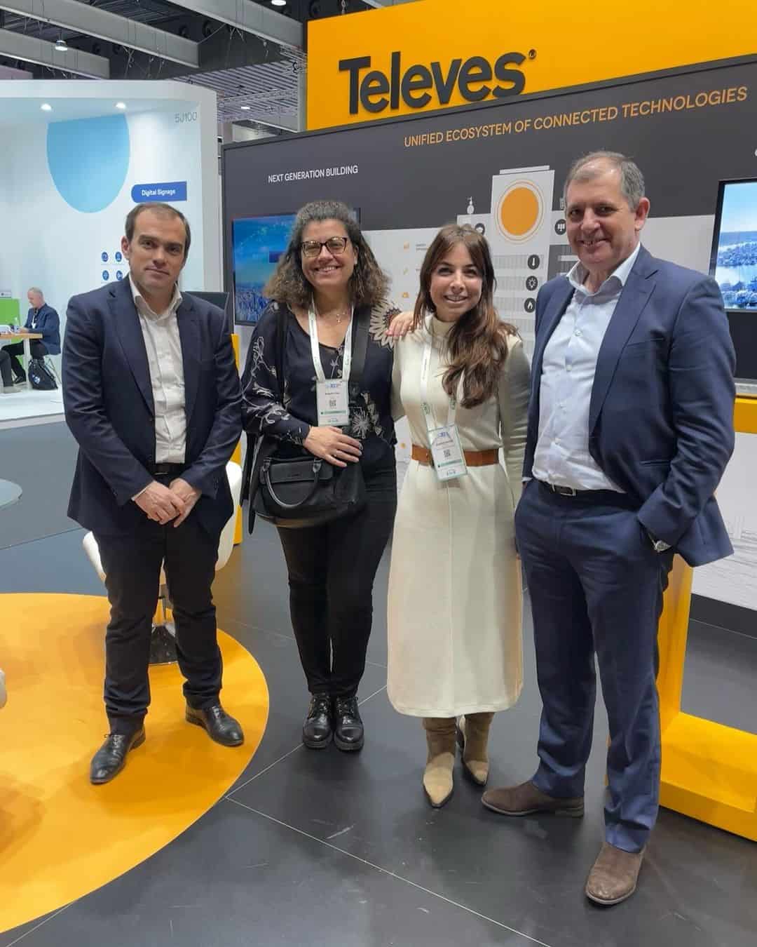 fenitel se desplazo a barcelona para asisitir a la feria ise