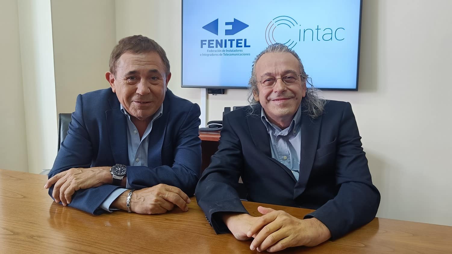 fenitel y cintac firman acuerdo para mejorar el desarrollo de tecnologias accesibles